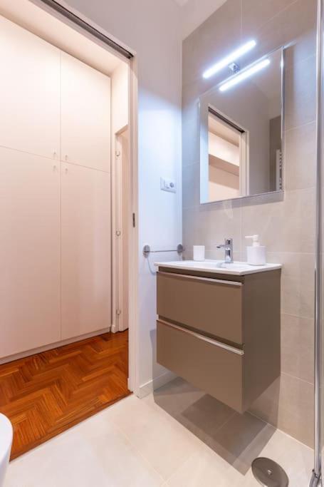 Appartamento Poggioli House Up 4pp Policlinico *
